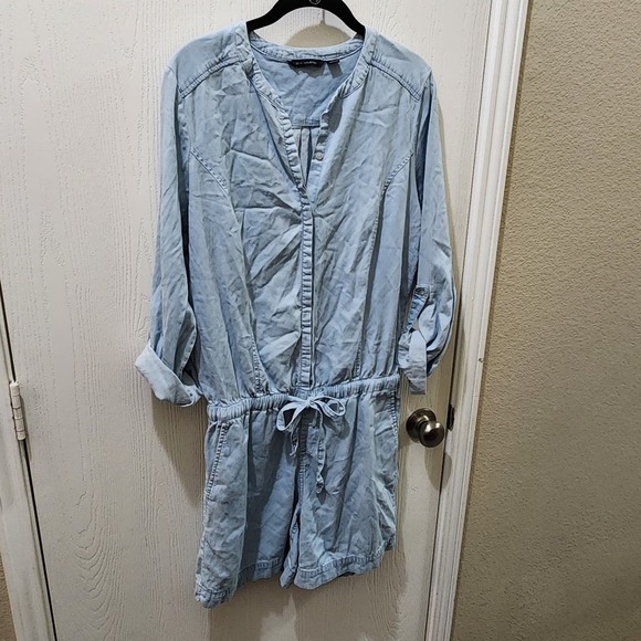 H by Halston light blue Chambray tied waist romper size 6 small - Picture 1 of 7